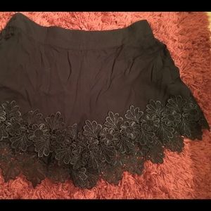 Sis sis Black cute shorts *Festival Ready*